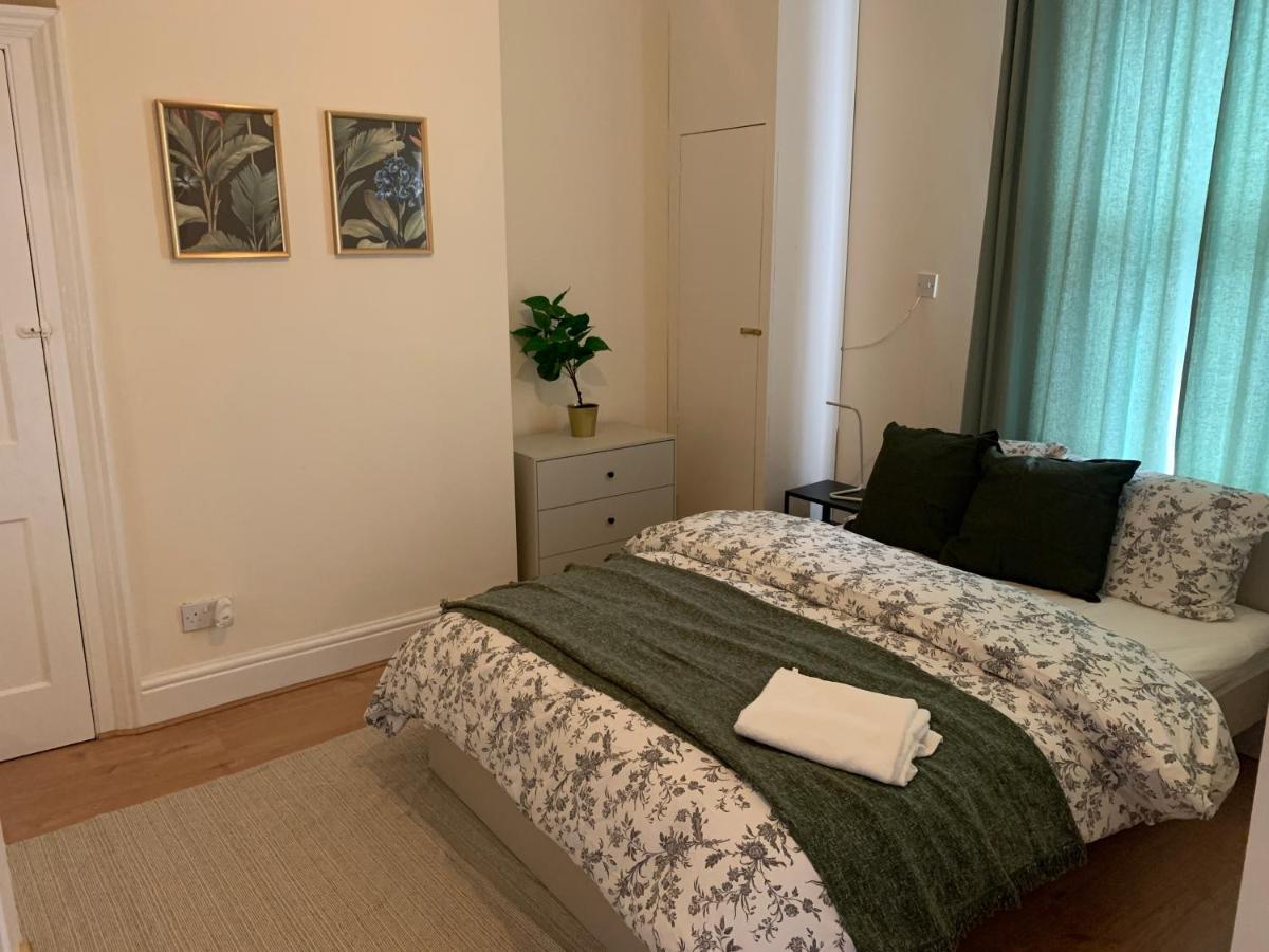 Large House Near Anfield & Liverpool Town Εξωτερικό φωτογραφία